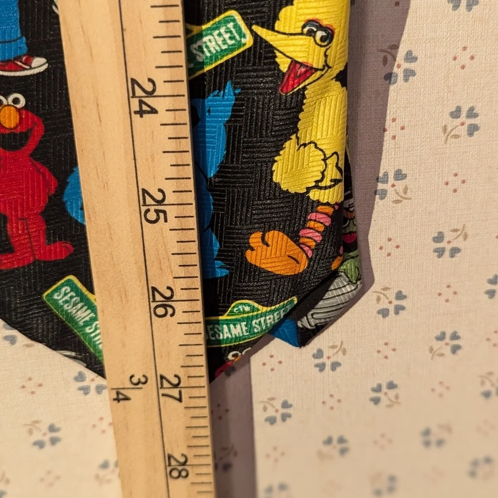 Sesame Street Colorful Character Print Tie Grover Oscar Big Bird Elmo Cookie